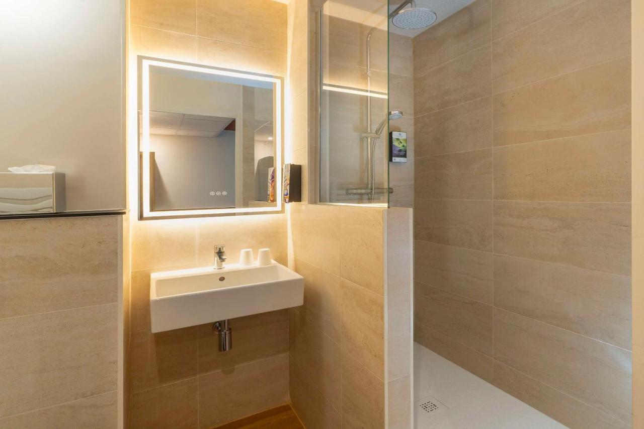 Sure Hotel By Best Western Caen Memorial Εξωτερικό φωτογραφία